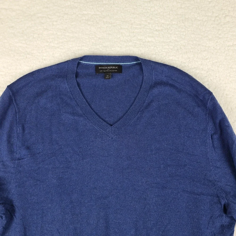 Banana Republic Luxe Sweater Collection Mens Medium Dark Blue V Neck Sweatshirt‎